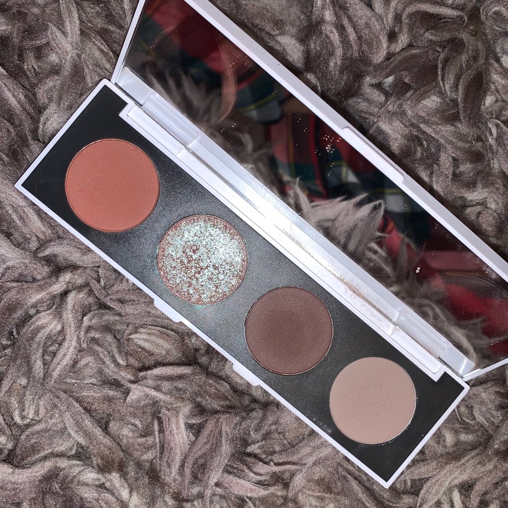 Colourpop eyeshadow pallet